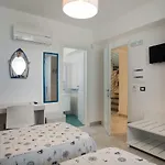 A Due Passi Dal Mare B&B 4*