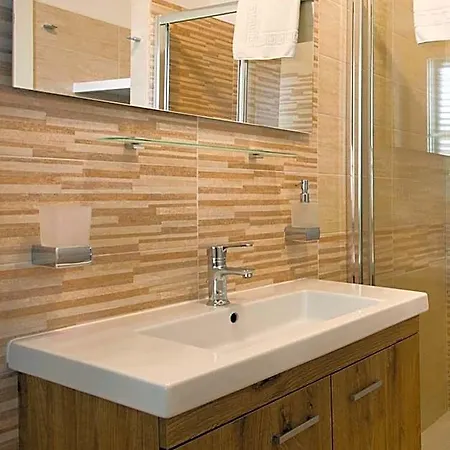 فندق مبيت وإفطار A Due Passi Dal Mare 4*