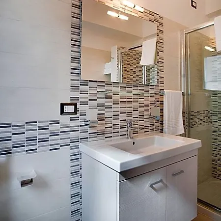A Due Passi Dal Mare فندق مبيت وإفطار 4*