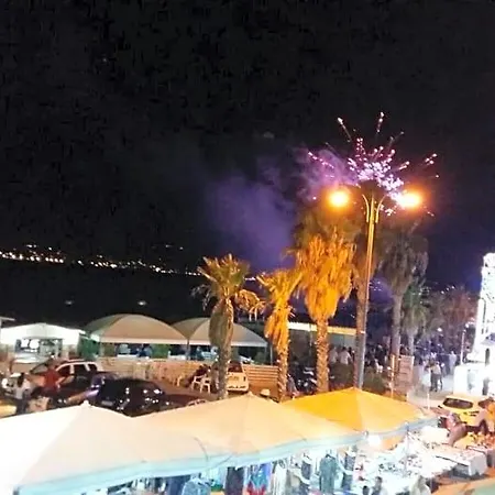 فندق مبيت وإفطار A Due Passi Dal Mare 4*