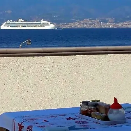 A Due Passi Dal Mare