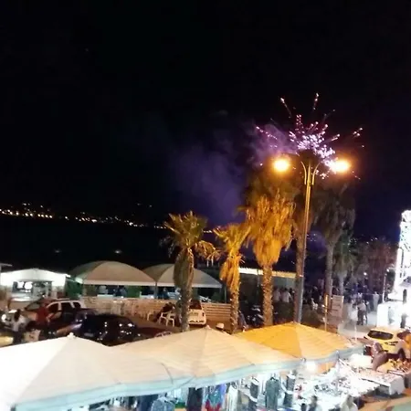 A Due Passi Dal Mare