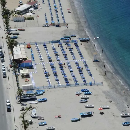 A Due Passi Dal Mare 4*